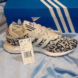 NWT Adidas Leopard Swift Run Sneakers